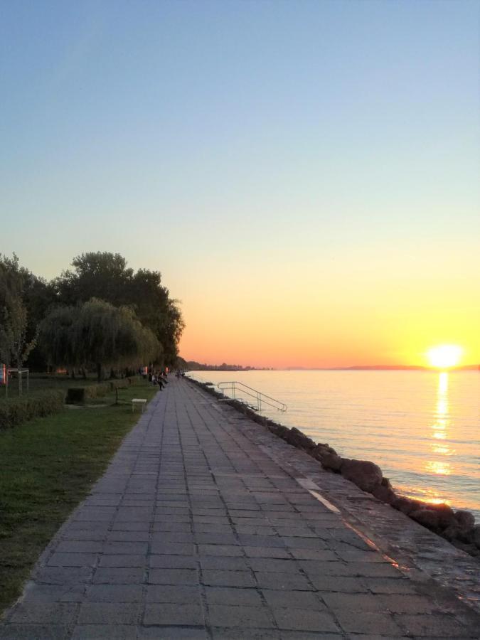 Bella Golden Beach Siofok Ngoại thất bức ảnh